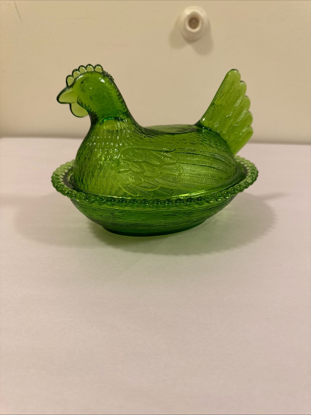 Rare Indiana glass emerald green hen on nest